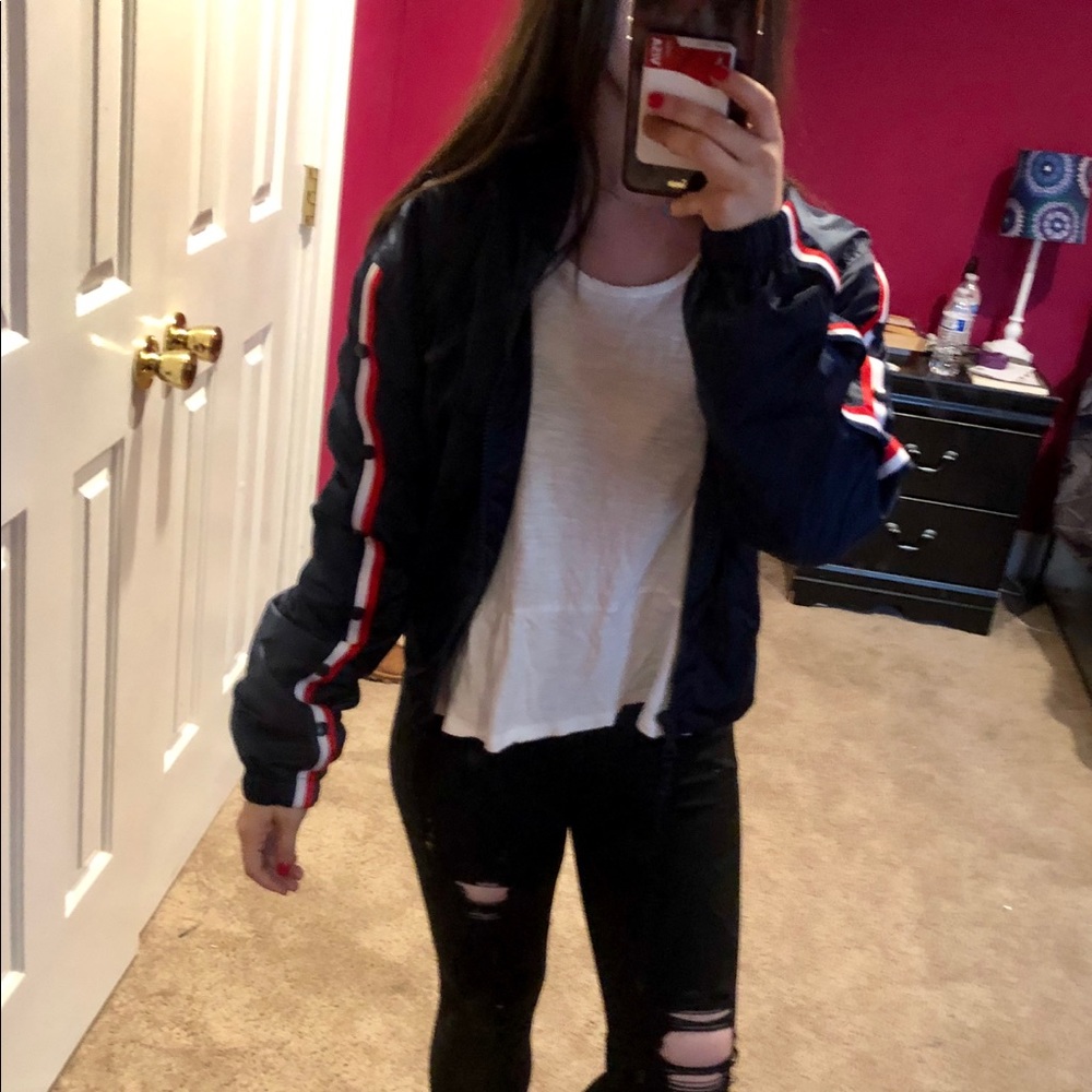 NWT Kendall & Kylie Striped Bomber Jacket in Navy - Picture 8 of 8